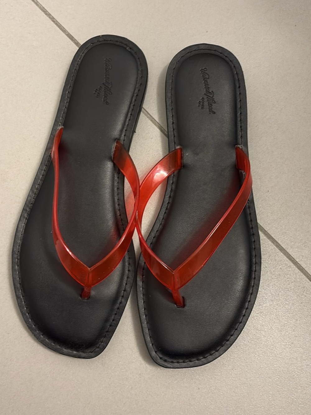 Women’s Classic Red Strap Flip Flop Sandals